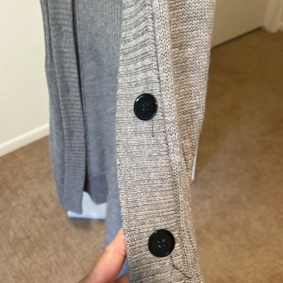 Banana Republic Cardigan - Picture 3 of 5